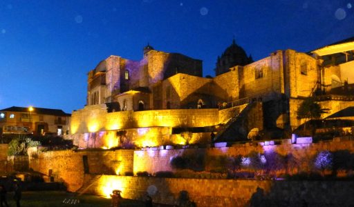 0601201692348-qoricancha con luces